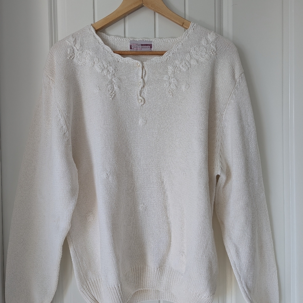 Vintage 100% Cotton Ivory Sweater with embroidered flowers and pearls Size Large